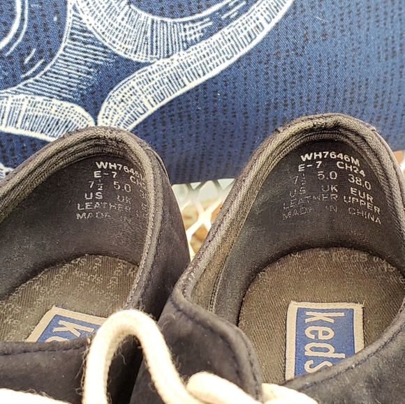 Late 1990s Navy Suede Lace-Up Keds. Good Condition - Picture 7 of 8